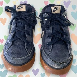 *** NIKE SNEAKERS *** Toddler boy, size 9.